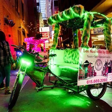 Pedicab Lights | Local Bike Taxi | @VonRphoto