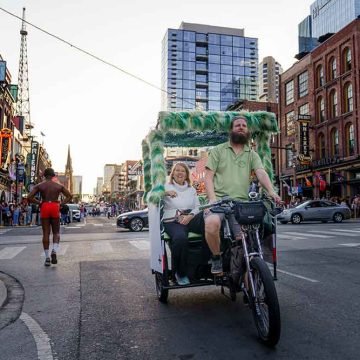 Nashville Tour | Local Bike Taxi | @VonRphoto