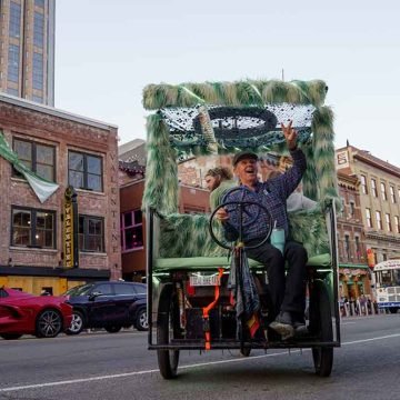 Nashville Tour | Local Bike Taxi | @VonRphoto